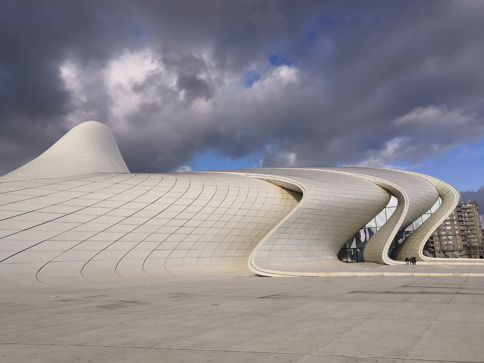 37.2. Centrum kulturalne im. Heydara Aliyeva w Baku.