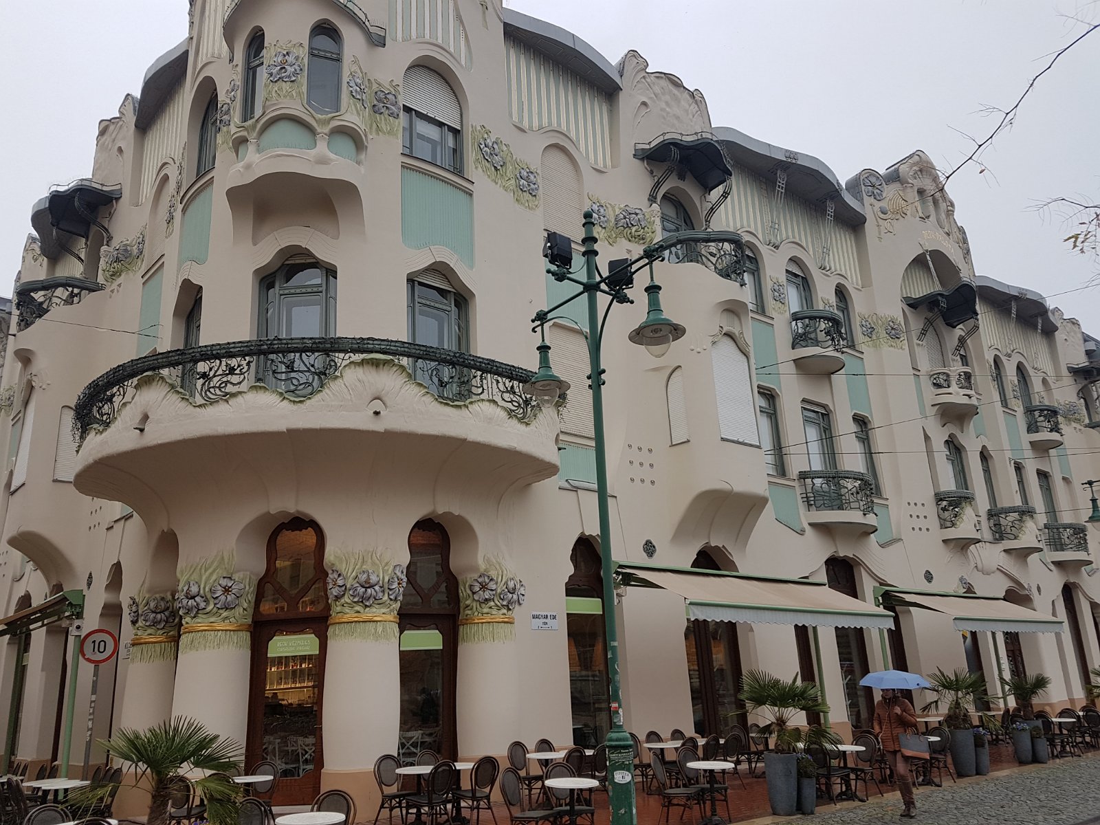 52. Unikalny balkon w Szegedzie (Segedynie) na Węgrzech.