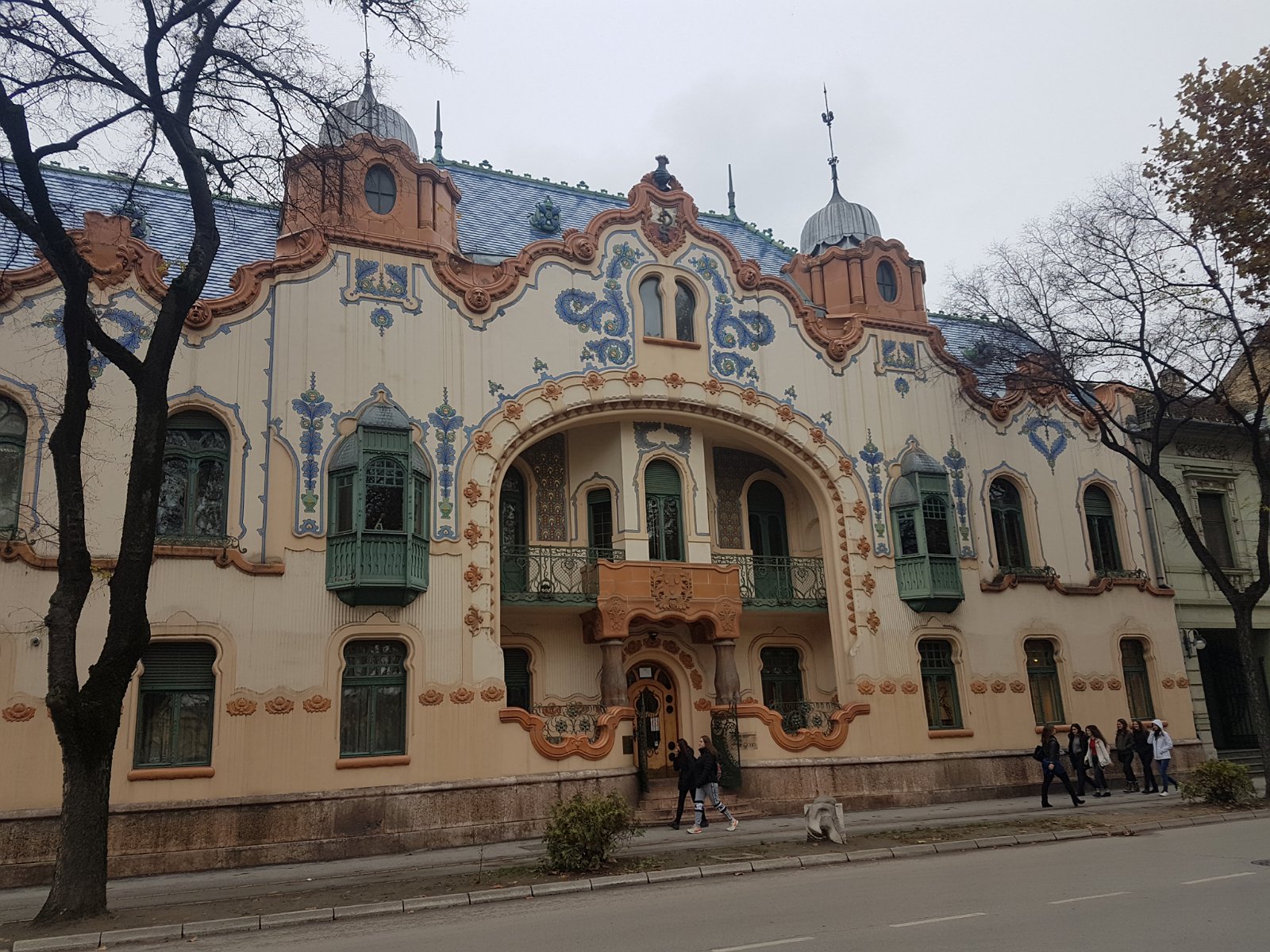 56. Bajkowy budynek w Suboticy, w Serbii.