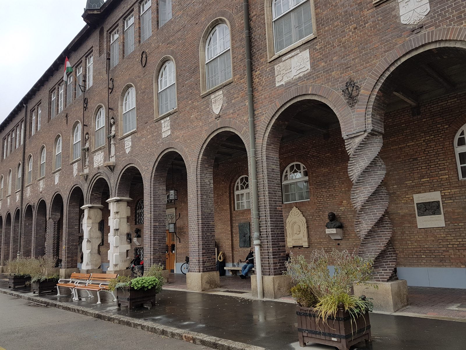 57. Ładnie 'skręcona' kolumna w Szegedzie.