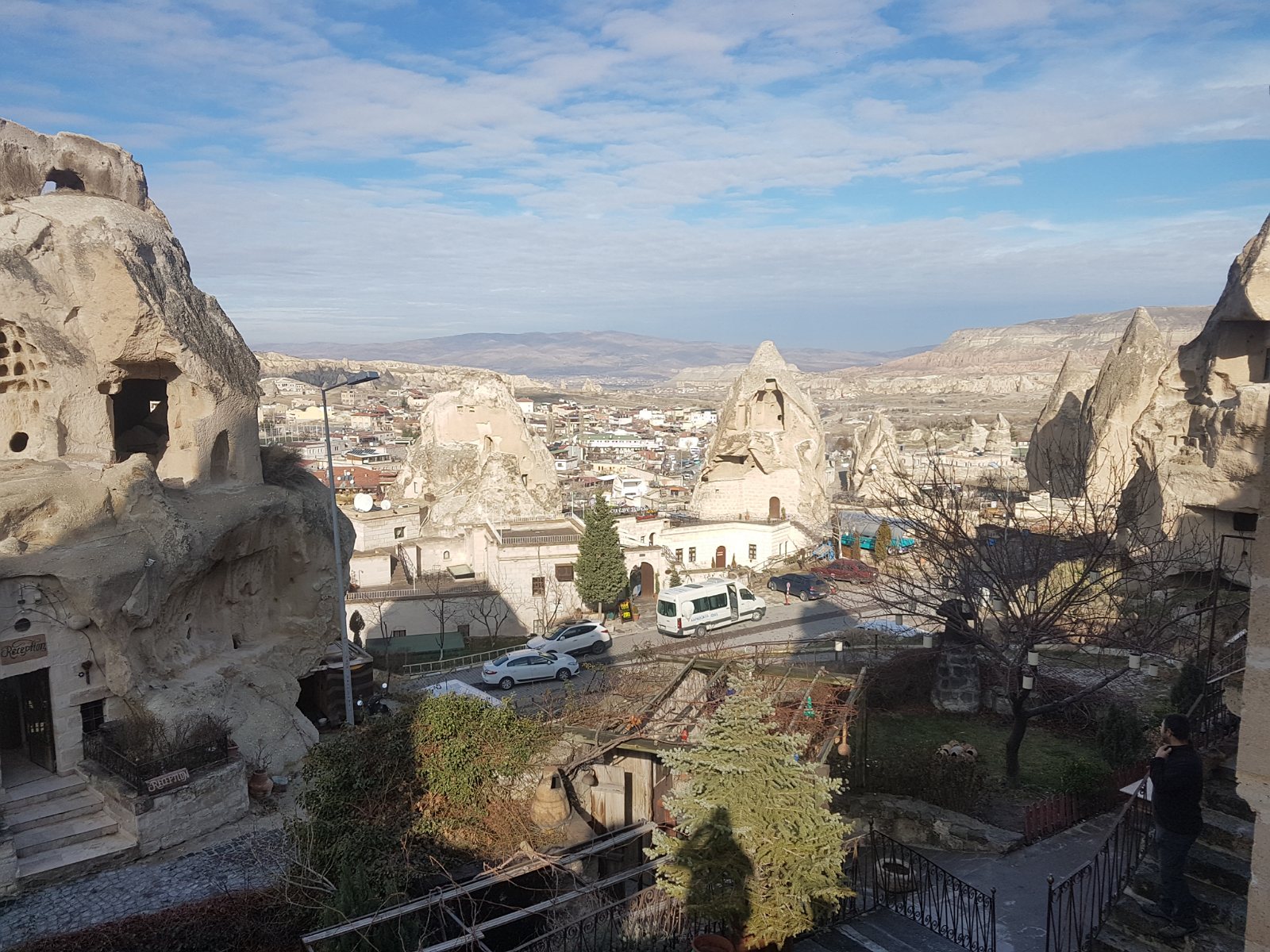 62.2. Domy wykute w skale w Goreme.