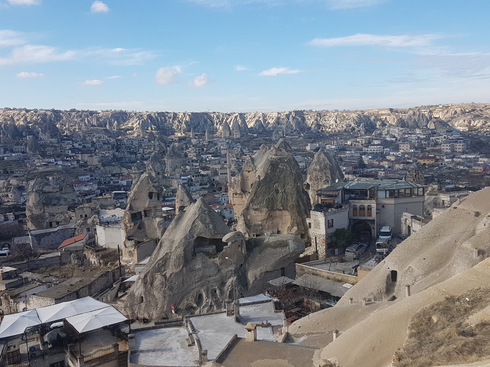 62.3 Widok na Goreme i okolice w Kapadocji w Turcji.