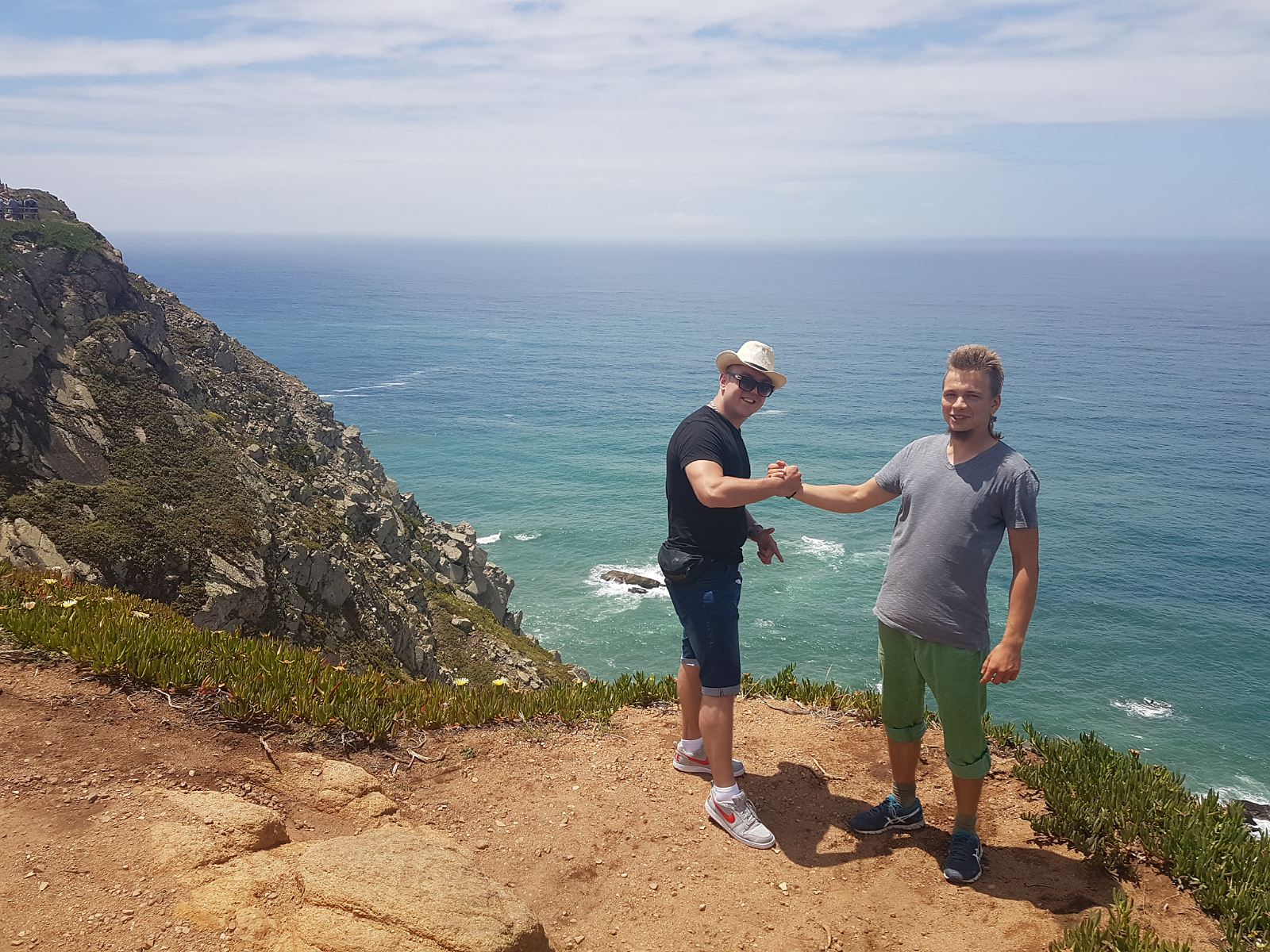 17. Z przyjacielem Matiżem na Cabo da Roca.