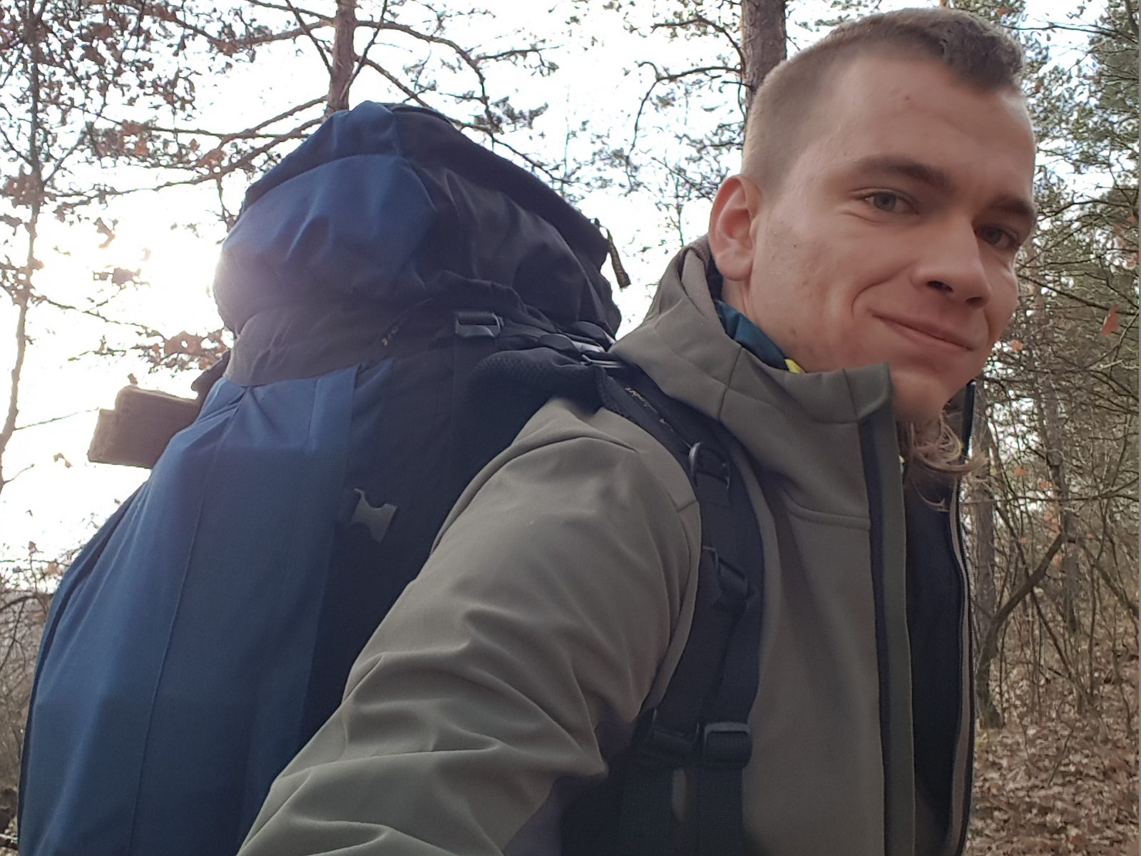32. Spanie pod namiotem w Jeleniej Górze.