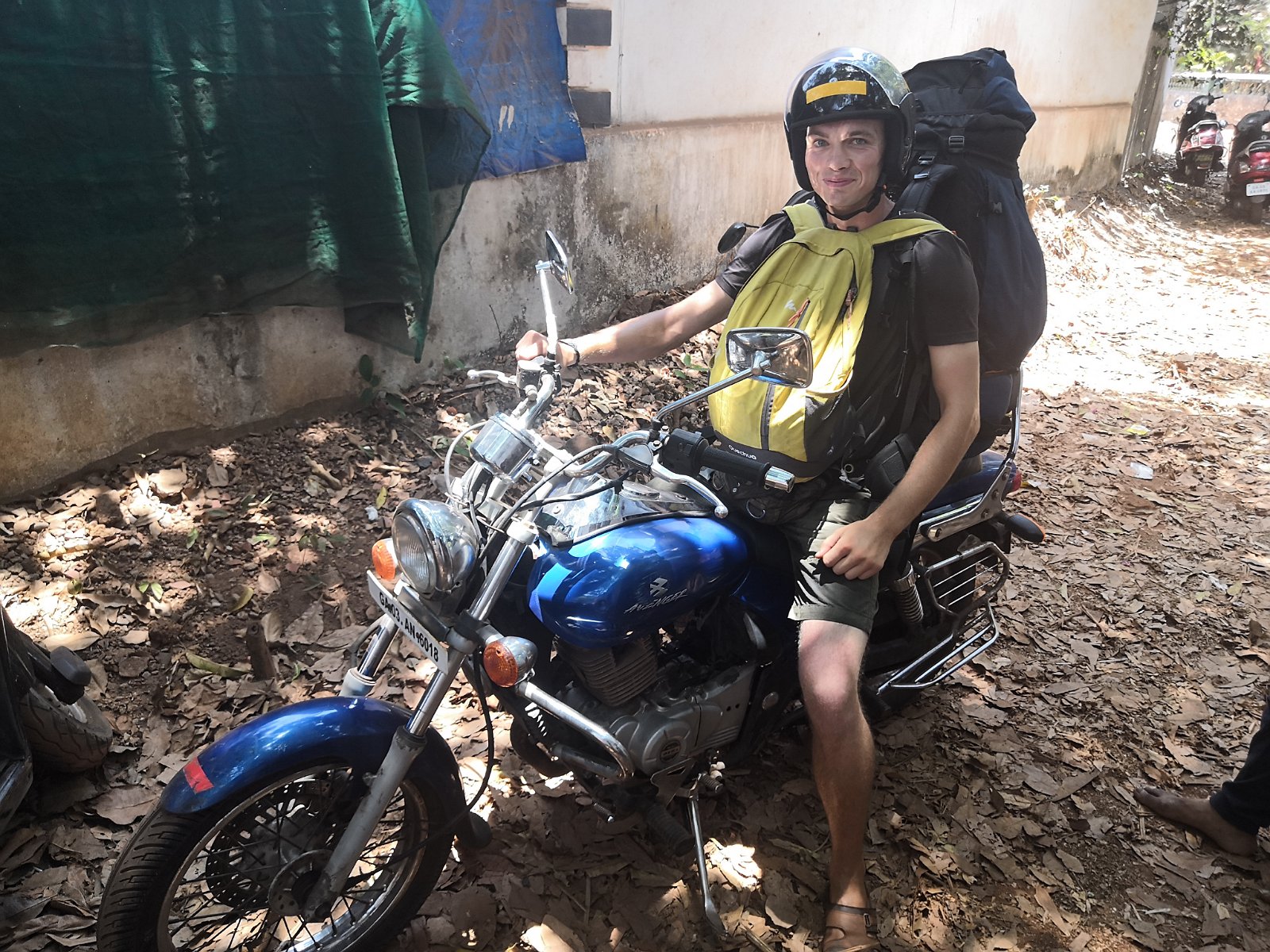 46. Jedna z największych moich przygód życiowych rozpoczęła się tam - podróż świetnym motorem przez południowe Indie - przez miesiąc przejechałem 4312km !! Wielkie marzenie spełnione.