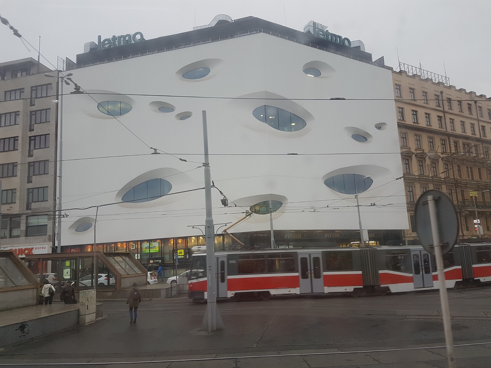 9.2. Oryginalny budynek z Brna.