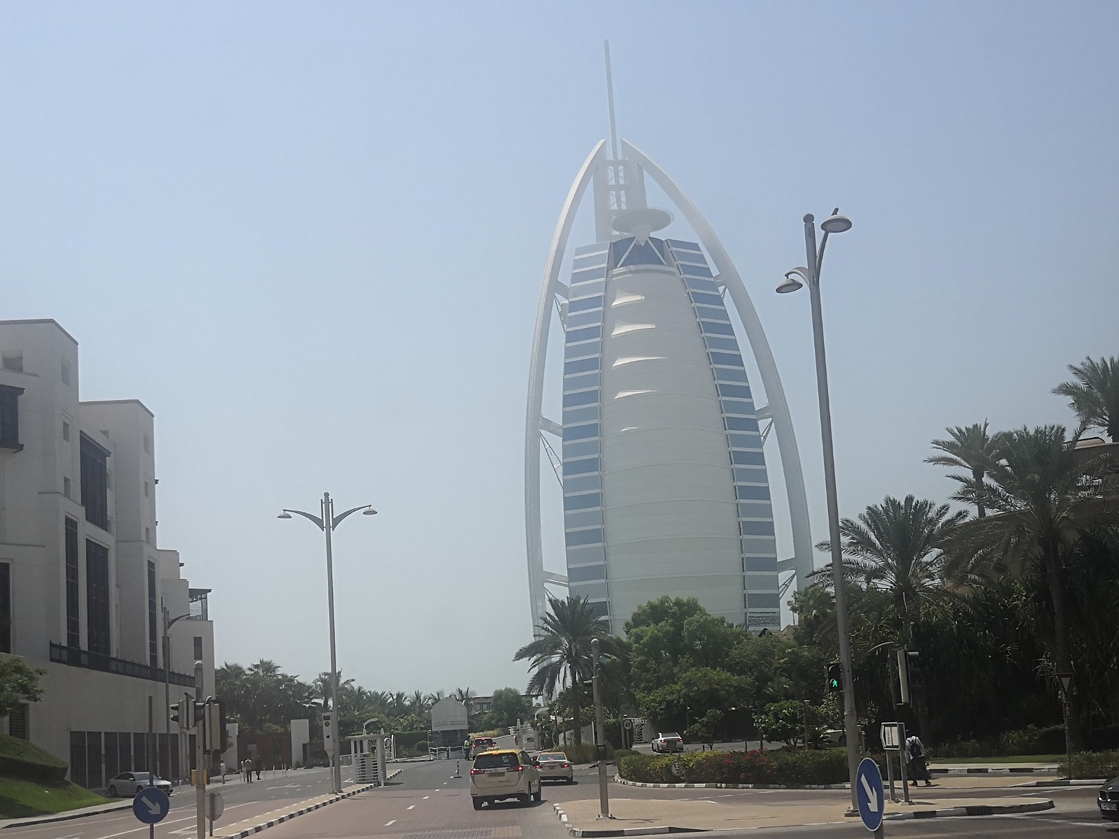 30. Osławiony 'hotel-żagiel' w Dubaju.