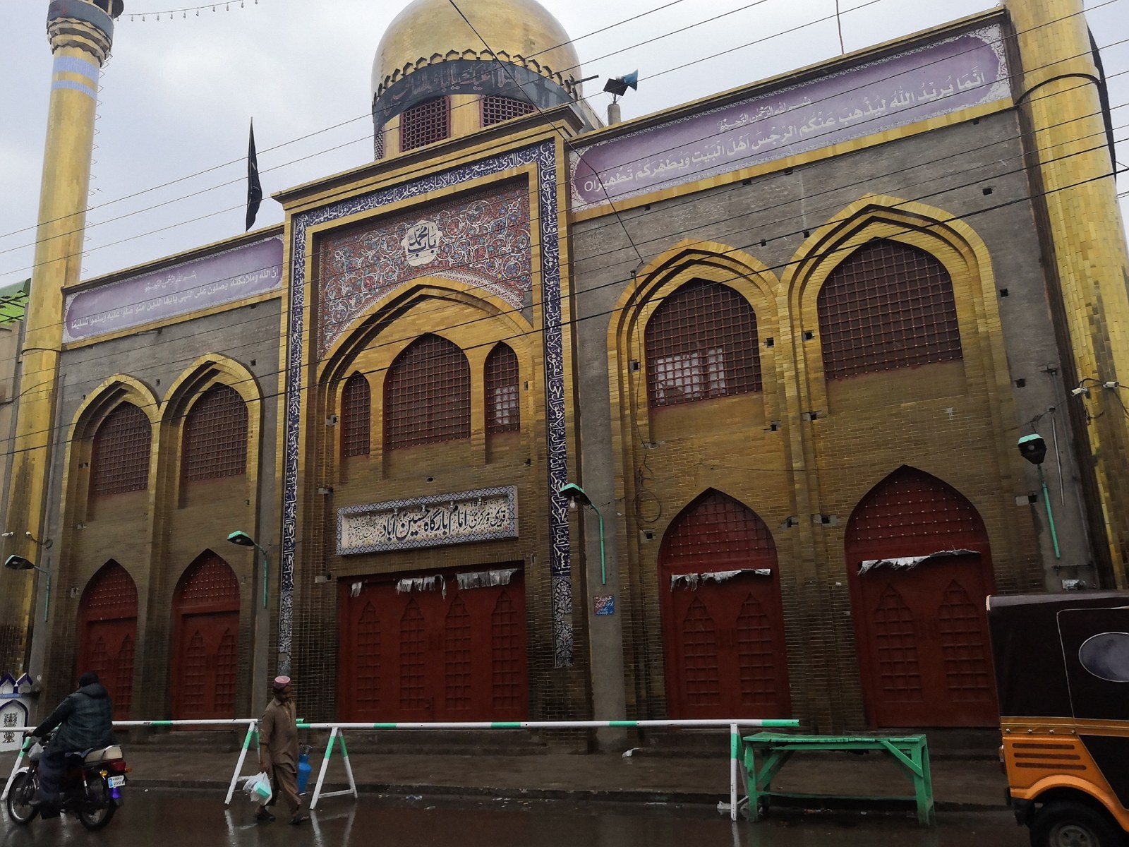 69.2. Meczet w Multan w Pakistanie.