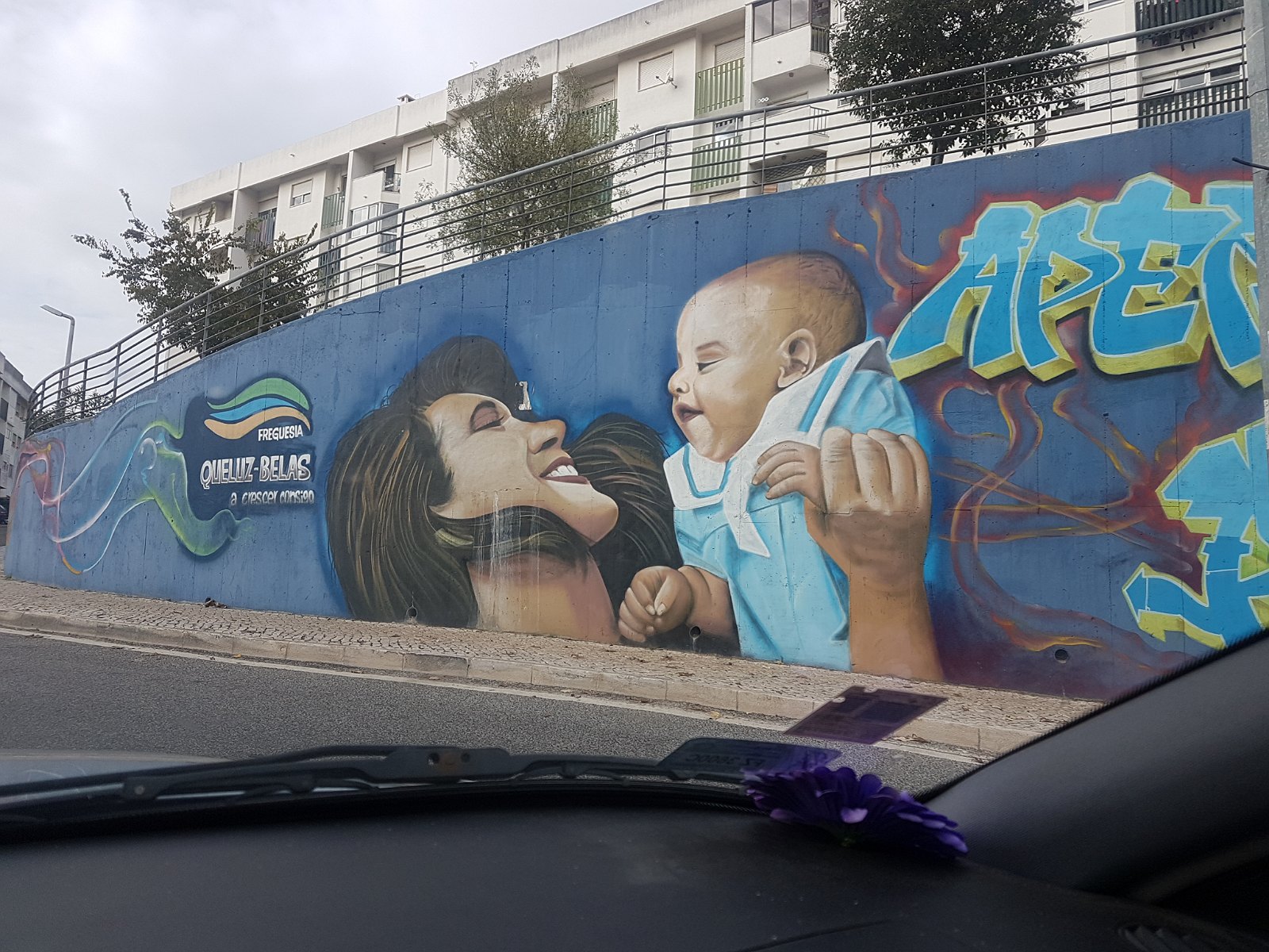 45.2. Mural w miasteczku Queluz.