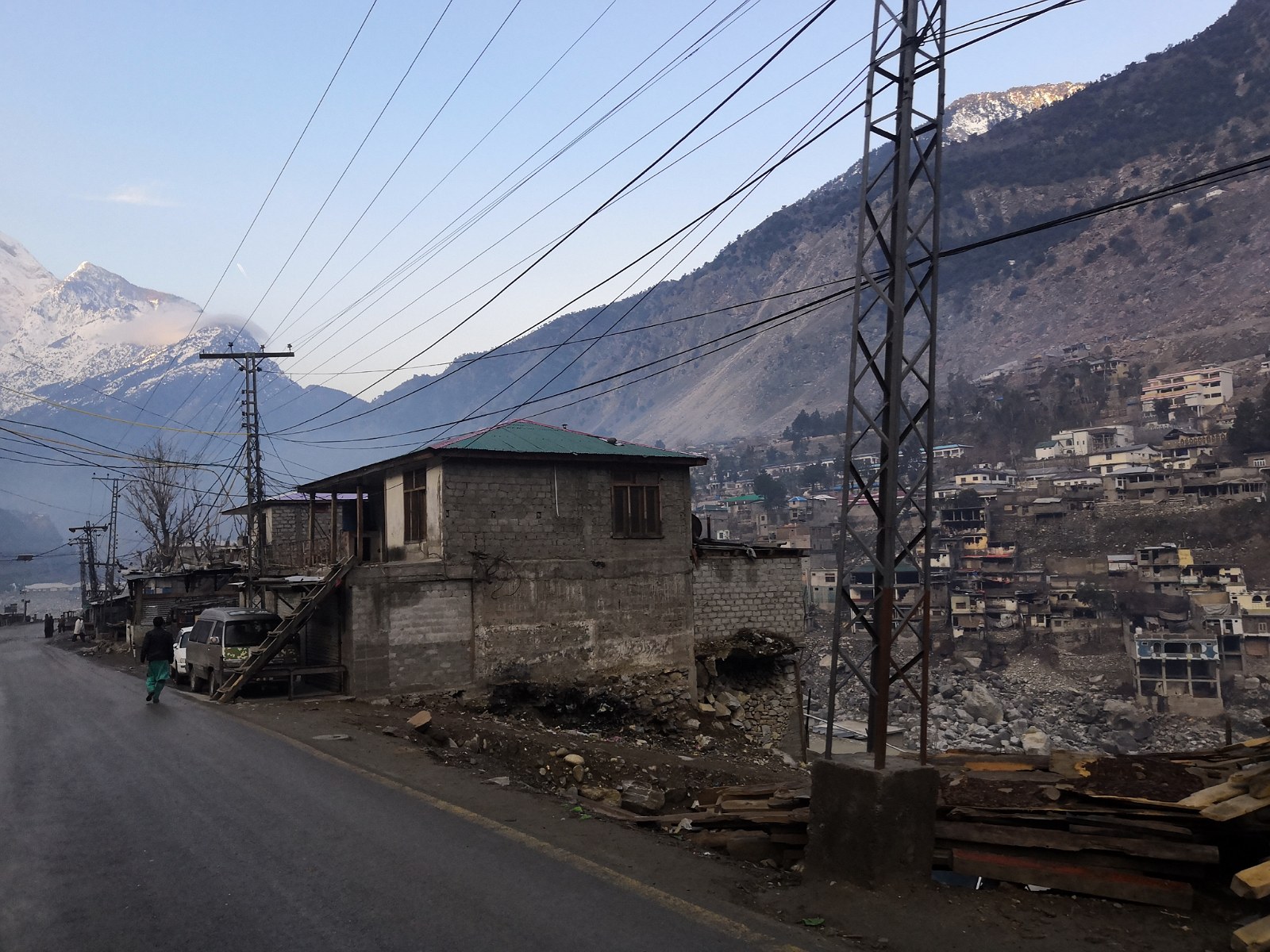Zabudowania w dolinie rzeki Indus
