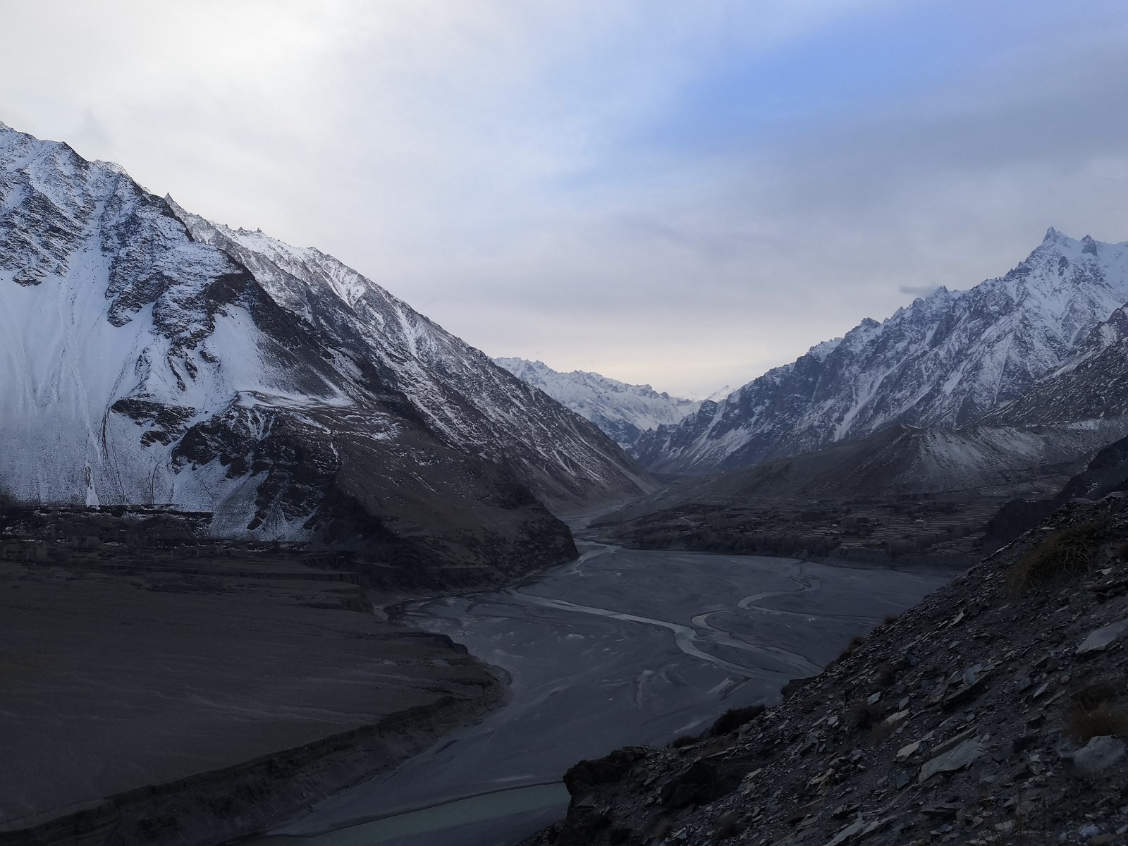 Dolina rzeki Hunza.